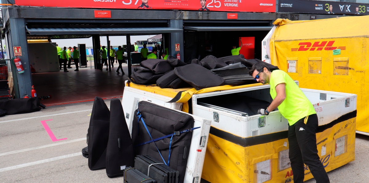 Mayoritariamente el vaciado se hace a mano.