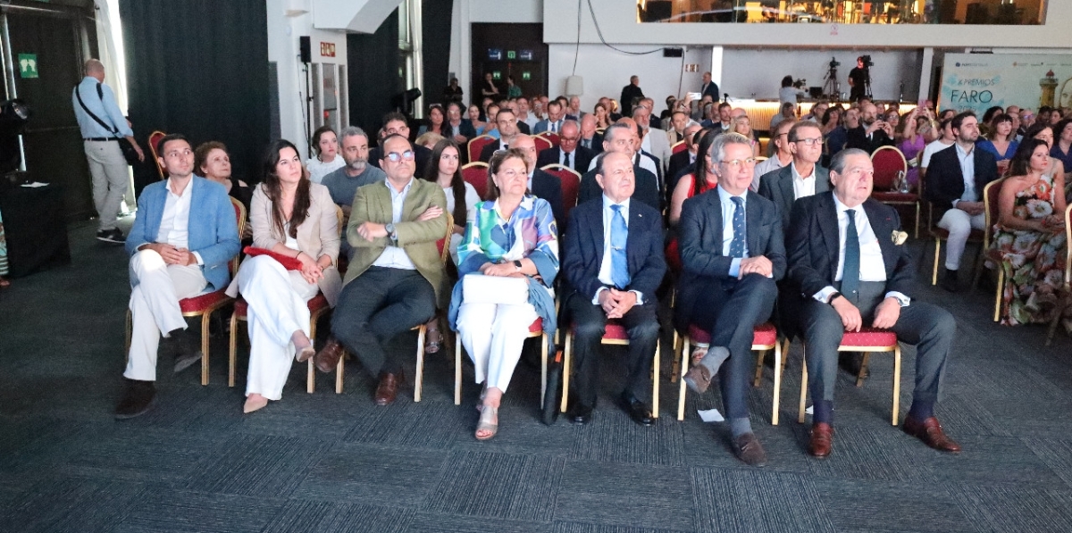 Algunos de los premiados, durante el evento. Foto R. T.