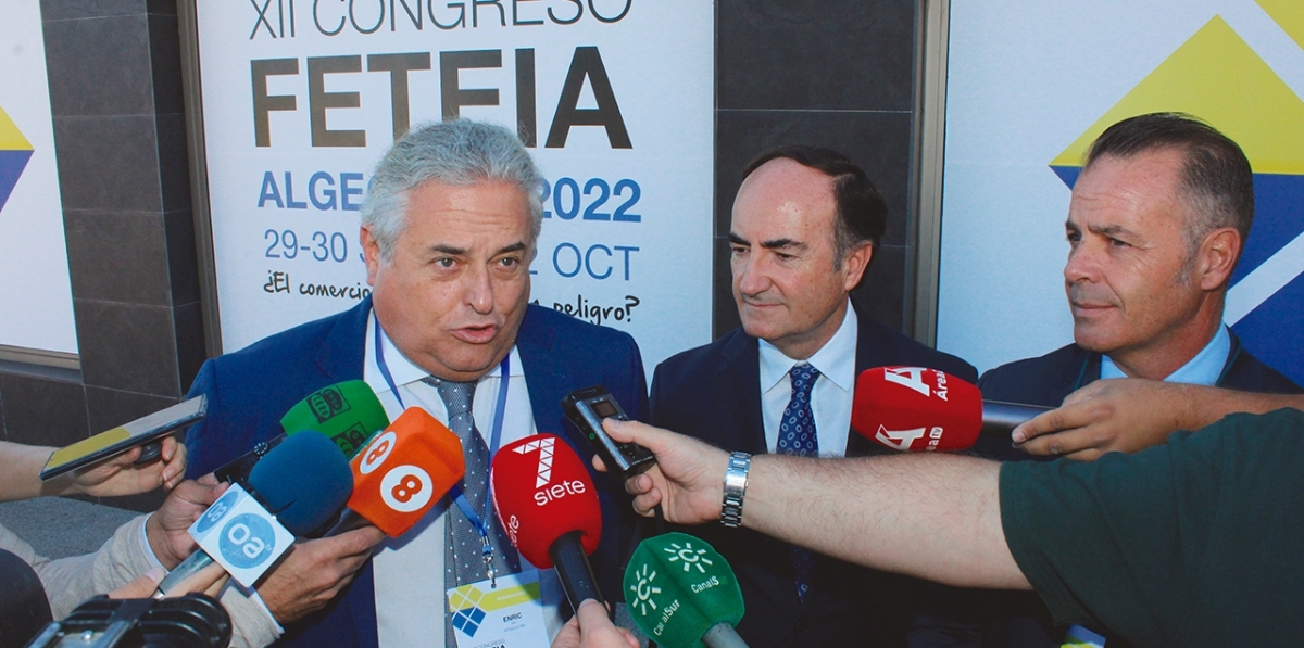 2022. Atendiendo a los medios en el Congreso de Algeciras