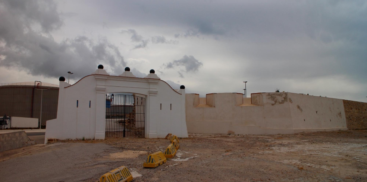 Portada de entrada al Fuerte. Foto Miguel Jiménez
