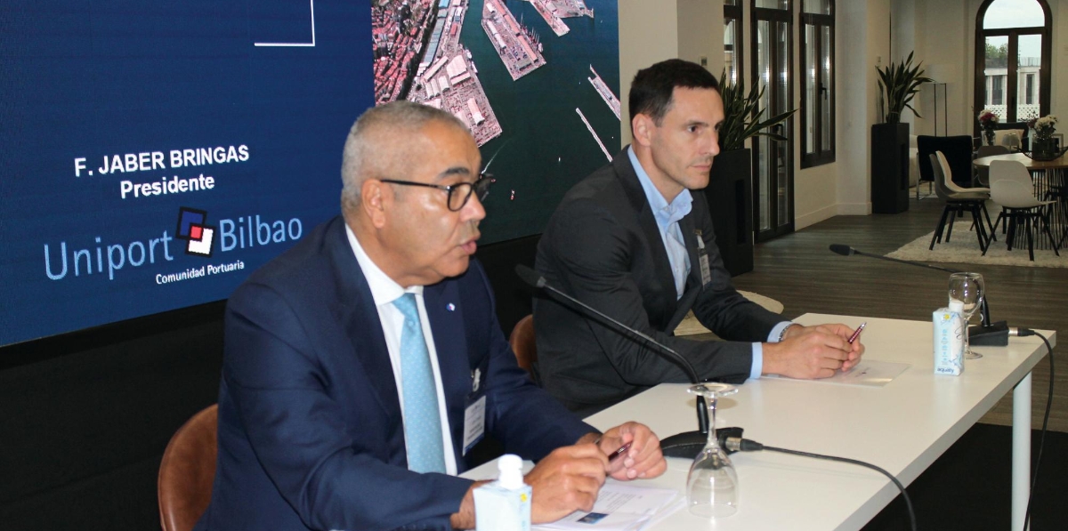 Jaber Bringas, presidente de UniportBilbao, y Andima Ormaetxe, director de Operaciones de la AP de Bilbao. Foto M.J.