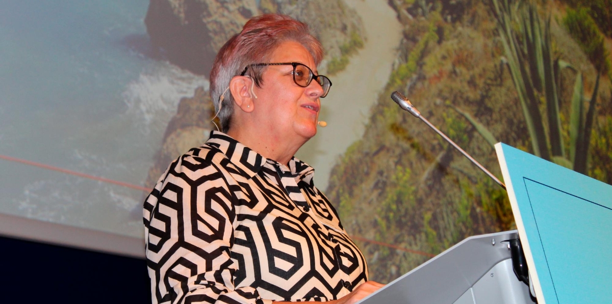 Mary Bond, directora del Grupo Seatrade Cruise, durante su discurso en el acto de inauguración.
