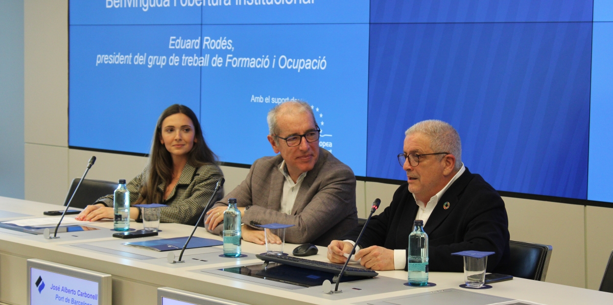 Íngrid Boqué, directora del Consell Rector; José Alberto Carbonell, presidente de Port de Barcelona; y Eduard Rodés, presidente del grupo de trabajo de Formación y Ocupación del Consell Rector.