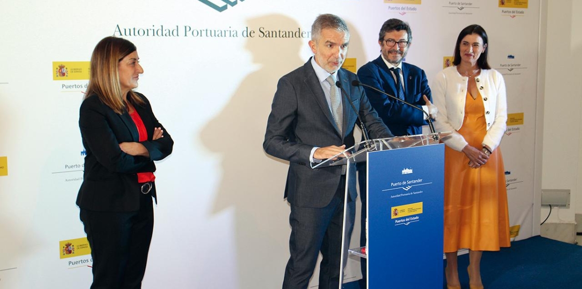 Toma de posesión de César Díaz, presidente de la Autoridad Portuaria de Santander