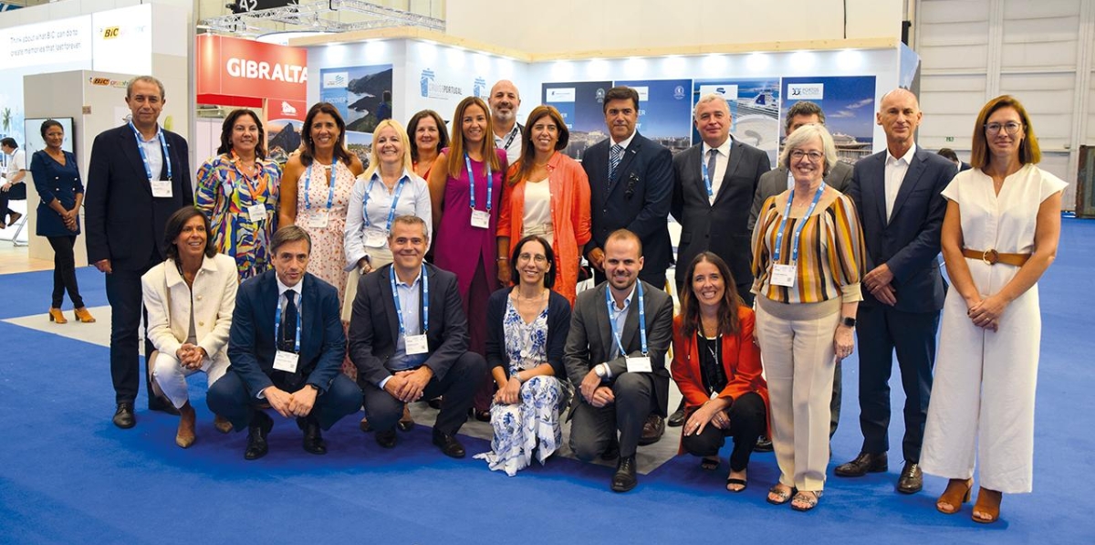 Foto de familia de los representantes de los siete puertos portugueses. Foto B.C.