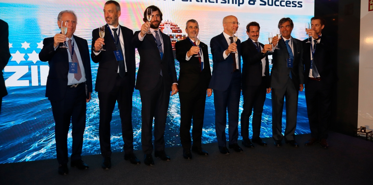 Brindis por el 50 aniversario. Foto M.J.