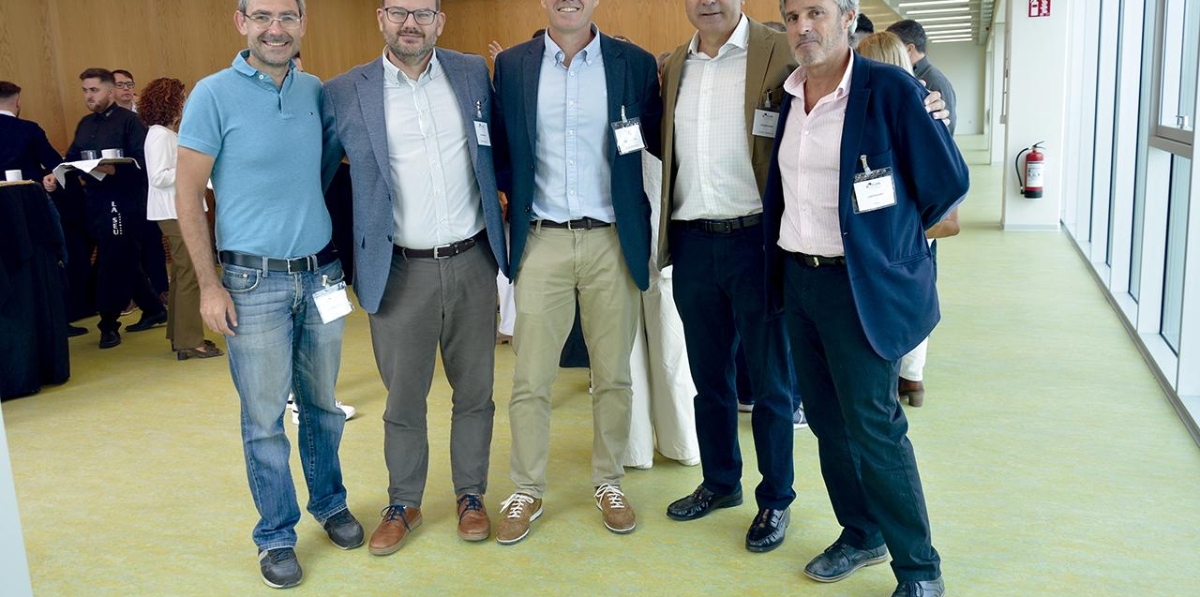 Parte del equipo de In Side Logistics. Desde la izquierda: Fran Magdalena, CIO de In Side Logistics; José Pascual, director de RRHH de In Side Logistics; Xabier Azarloza, CEO de In Side Logistics; Joaquín Prado, director comercial de In Side Logistics; y Luis Pedrosa, responsable de Rogle Sistemas y Operaciones. Foto Loli Dolz.