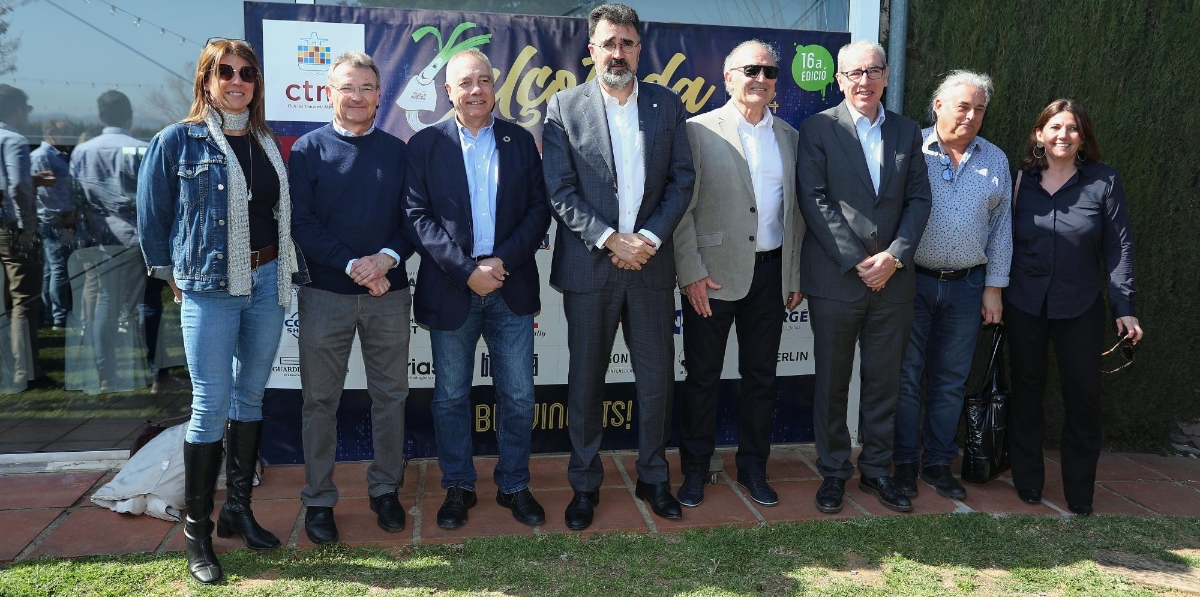 Blanca Guitart, directora de FETEIA-OLTRA; Santiago García Milà, Santiago Garcia Milà, subdirector general de Innovación y Estrategia de Negocio de Port de Barcelona; Pere Navarro, delegado especial del Estado en el CZFB; Lluis Salvadó, presidente de Port de Barcelona; Jaume Altisent, presidente del Club del Transitario marítimo; José Alberto Carbonell, director general de Port de Barcelona, Enric Ticó, presidente de FETEIA-OLTRA; y Blanca Sorigué, directora general del CZFB.