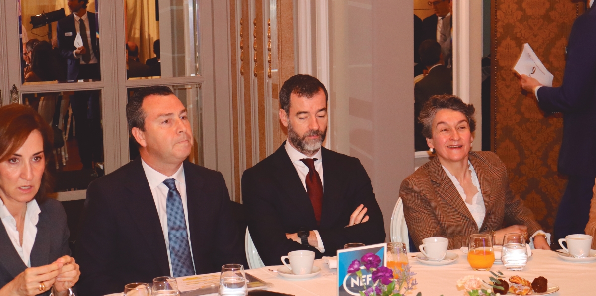 Desayuno Gustavo Santana, presidente de OPPE