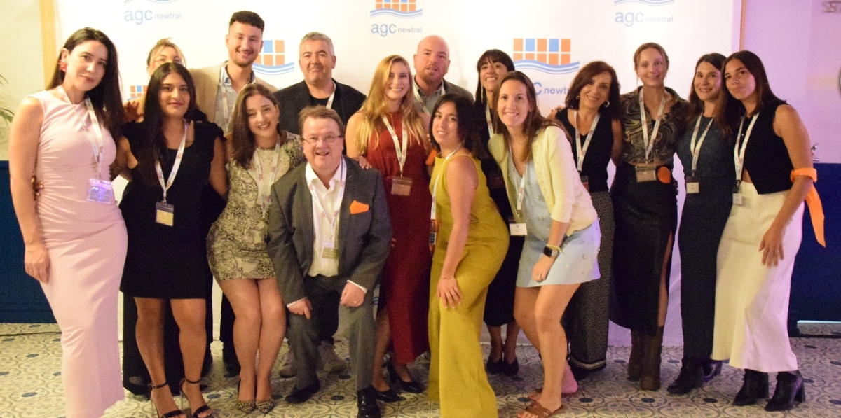 Staff de AGC Newtral en el networking de Valencia. Foto J.C.P