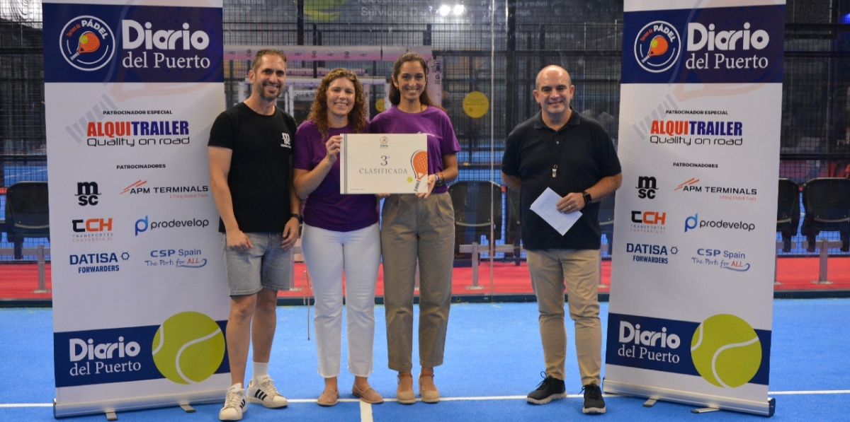 APM Terminals, tercer clasificado en el torneo femenino, junto a Antonio Vitoria y Fernando Vitoria. Foto J.C.P.
