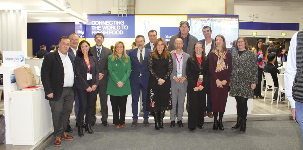 Foto de familia de la comunidad portuaria de la Bahía de Algeciras, ayer en Fruit Logistica. Foto B.C.