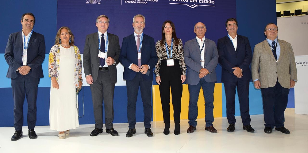 Algunos de los presidentes y directores de las autoridades portuarias. Foto B.C.