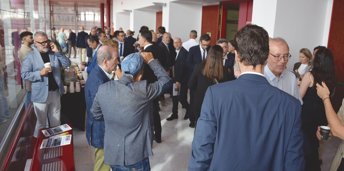 Desayuno Informativo Diario del Puerto con Óscar Puente