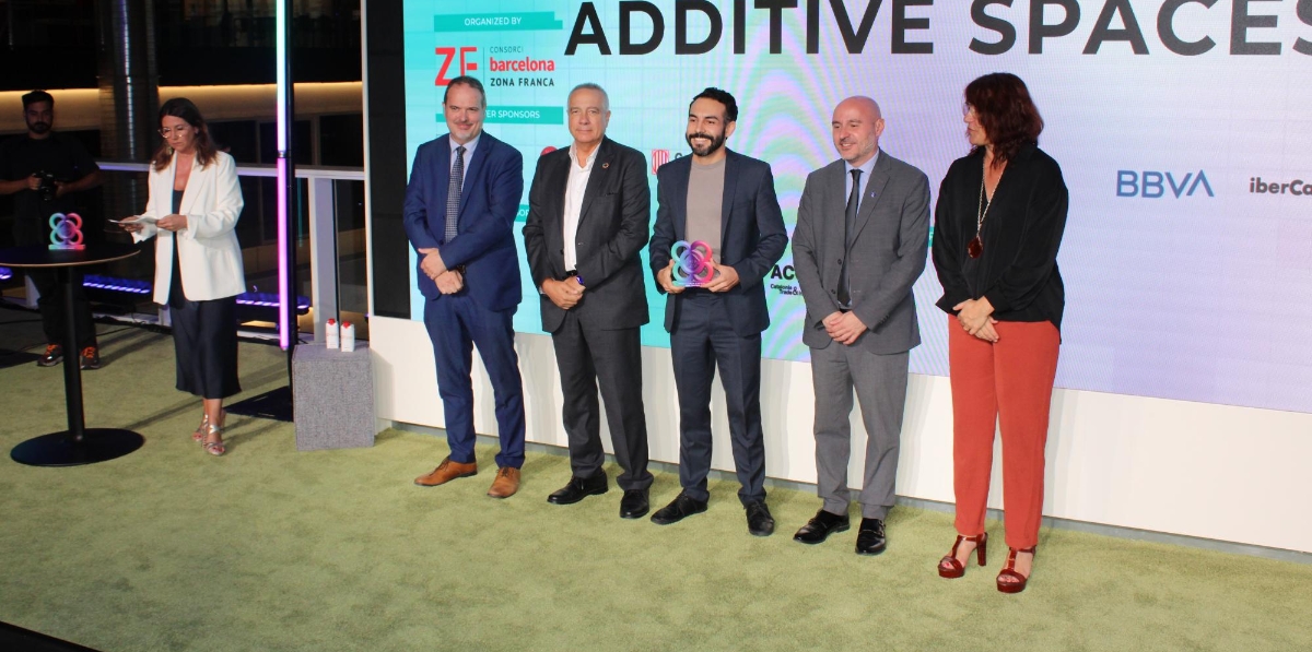 Blanca Sorigué, directora general del CZFB; Joan Romero, director ejecutivo de ACCIÓ; Pere Navarro, delegado especial del Estado en el CZFB; Alejandro Cabazos, Founder &amp; CCO de Additive Spaces; Carlos Prieto, delegado del gobierno de España en Catalunya; y Laia Bonet, 1ª teniente de Alcalde del Ayuntamiento de Barcelona. Foto M.V.