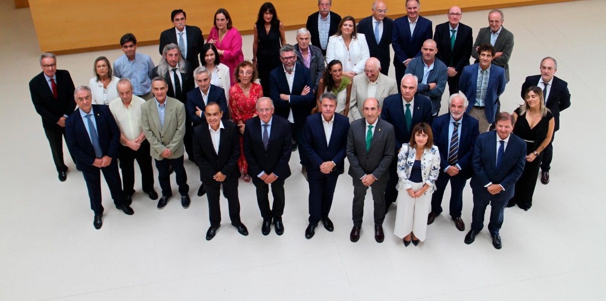 La comunidad aduanera de Irún ha celebrado el primer Centenario del Colegio Oficial de Agentes de Aduanas y Representantes Aduaneros de Irún. Foto J.P.