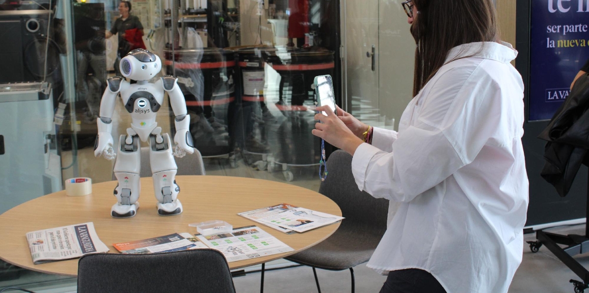 Los roBots centran la atención en BNEW 2022. Foto A.T.
