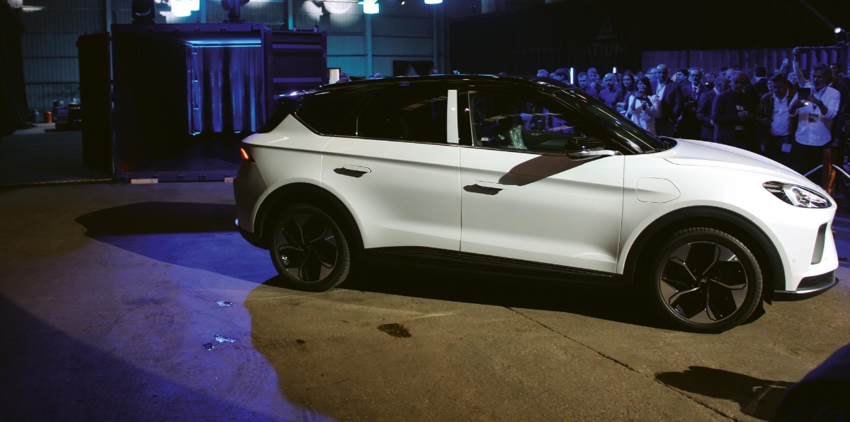 Arcfox presentó en el puerto extrerior de Ferrol cuatro modelos de sus coches electricos. Foto J.P.