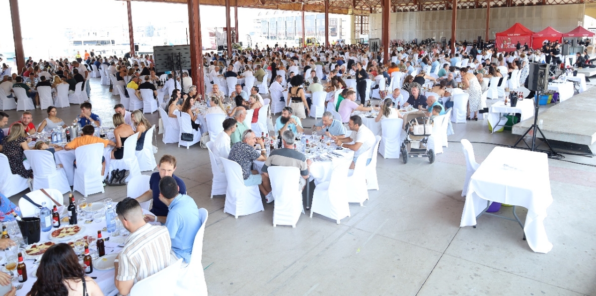 Más de un millar de personas, entre profesionales del sector y familiares, participaron en el encuentro. Foto R. T.