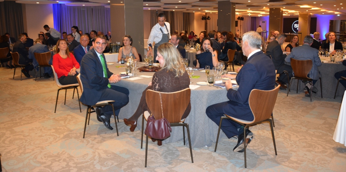 La Cena Benéfica de Propeller Valencia a beneficio de Aportem-Puerto Solidario Valencia contó con una nutrida participación. Foto J.C.P.