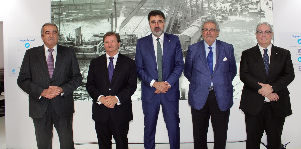 Emili Sanz, presidente de ATEIA-OLTRA Barcelona; Antonio Llobet, presidente del Consejo General de Agentes de Aduanas; Lluís Salvadó, presidente de Port de Barcelona; Javier Vidal, el presidente de la Asociación de Empresas Estibadoras Portuarias de Barcelona y Jordi Trius, presidente de la Asociación de Agentes Consignatarios de buques de Barcelona. Foto: J.P.