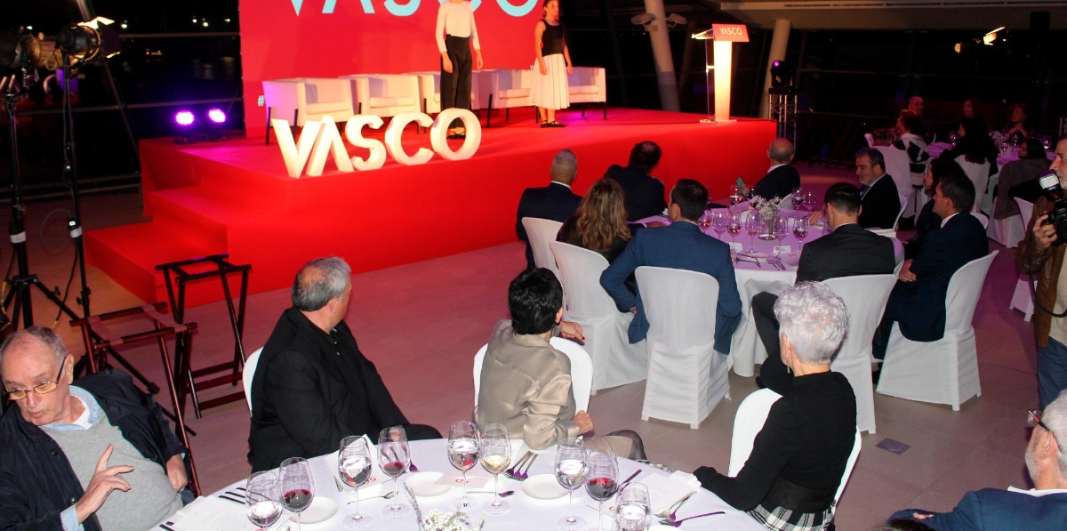 El fólkolre vasco mostró las raíces de la commpañía. Foto J.P.