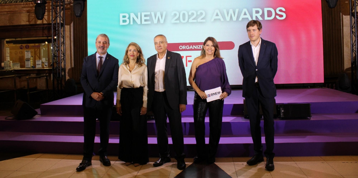 Jaume Collboni, primer teniente de alcalde del Ayuntamiento de Barcelona; Raquel Sánchez, ministra de MITMA; Pere Navarro, delegado especial del Estado en el CZFB; Blanca Navarro, directora general del CZFB, y Oriol Sagrera, secretario general de Empresa i Treball de la Generalitat de Catalunya. Foto Alba Tejera.