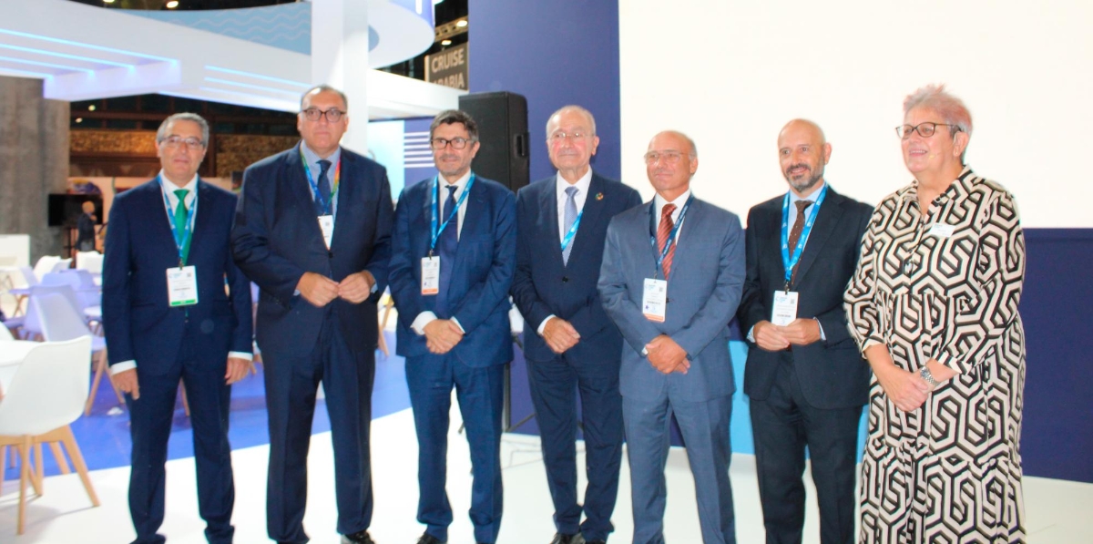 Visita al stand de Ports of Spain.