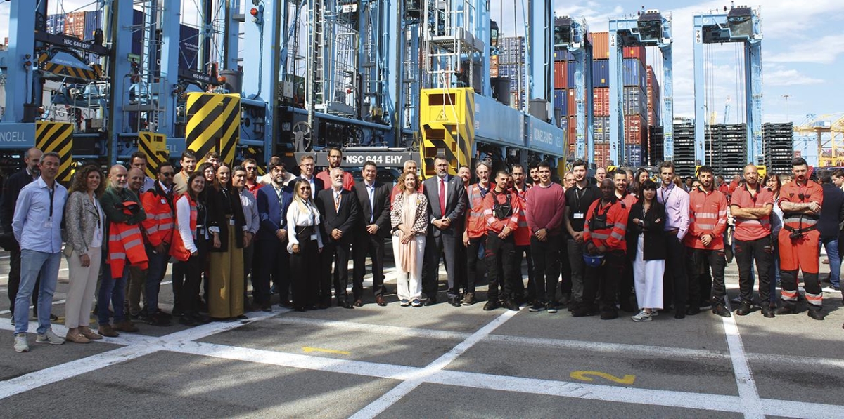 Botadura straddle carriers APM Terminals Barcelona
