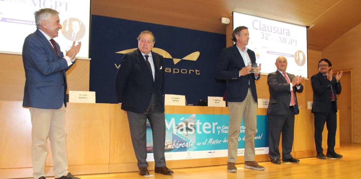 Reconocimiento a Intersagunto Terminales, recogido por su consejero delegado, Víctor Oltra.