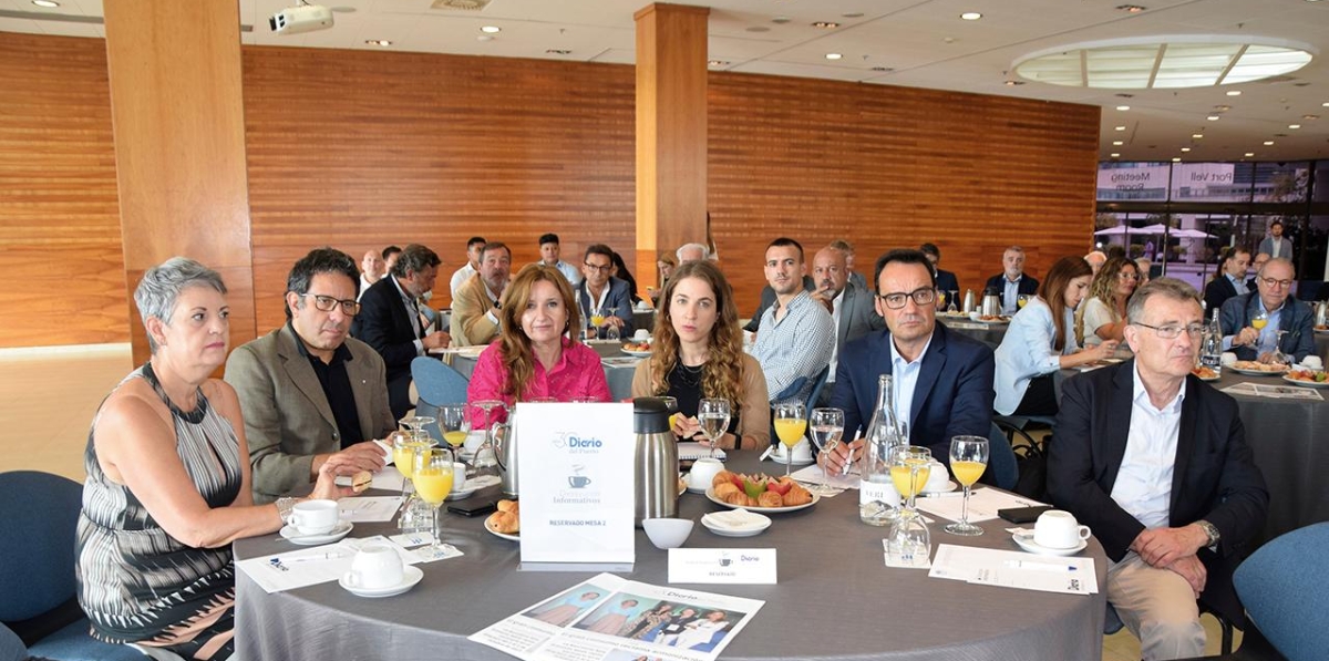 Mavi Guirao, Grupo Diario; Ferràn Salvadó, Port de Barcelona; Elena García, Port de Barcelona; Anna Parra, Port de Barcelona; Alex García, Port de Barcelona y Santiago García Mila, Port de Barcelona. Foto: R.T