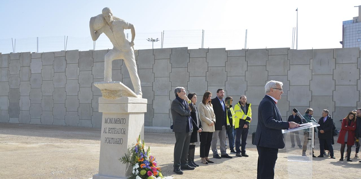 Inauguración del monumento de homenaje al estibador portuario