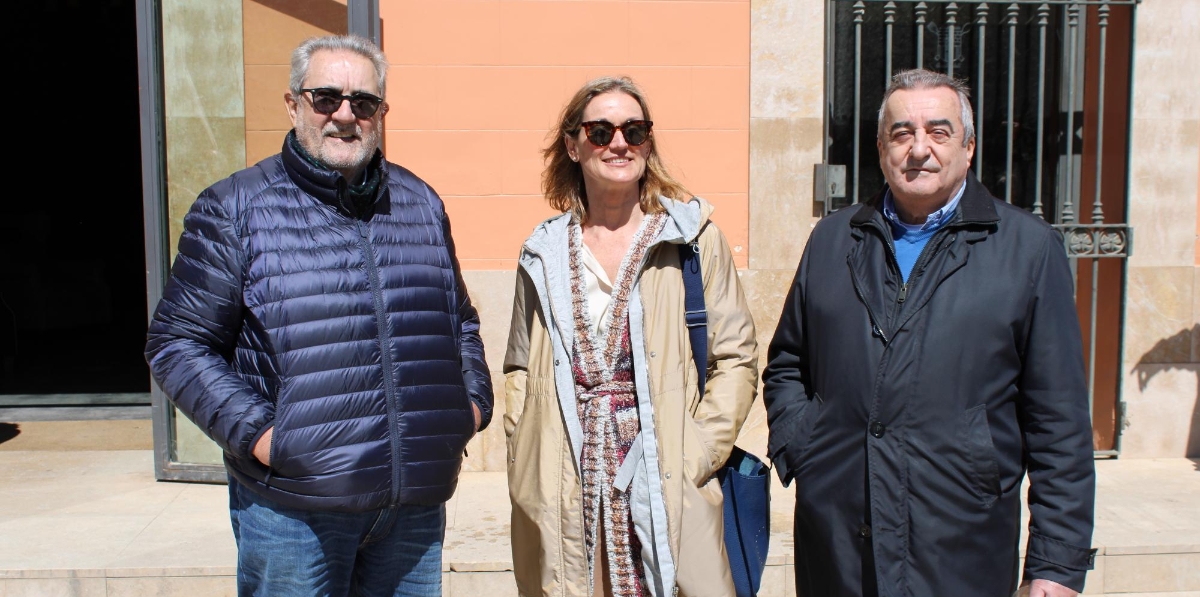 Javier Vidal y Esther Villaseca (AEEPB) junto a Emili Sanz (ATEIA).