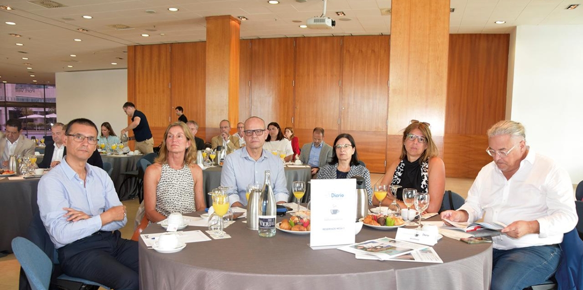 Juan Pozo, Cotraport; Esther Vilaseca, Asociación de Empresas Estibadoras de Barcelona; Alex Ferrandis; Asociación de Agentes Consignatarios de Buques de Barcelona; Carmen Gracia, ATEIA-BARCELONA; Blanca Guitart, FETEIA; Enric Ticó, FETEIA. Foto: R.T: