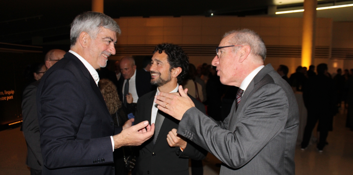Paco Prado, director general de Grupo Diario; Damià Calvet, expresidente de Port de Barcelona; y José Alberto Carbonell, presidente de Port de Barcelona.