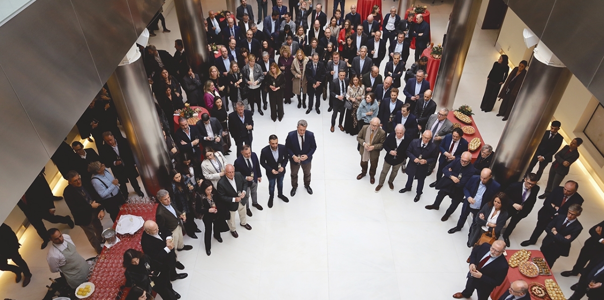 Asistentes al Cóctel de Navidad de la APV. Foto R. T.