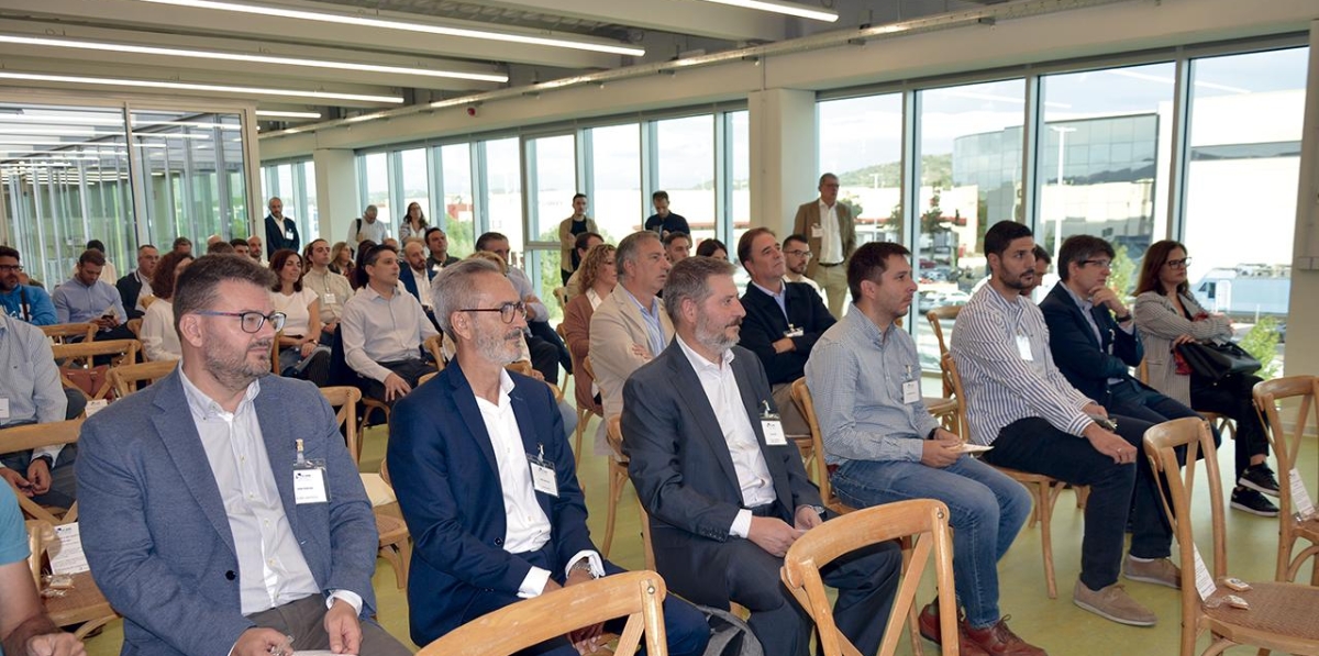 Clientes, colaboradores y prensa han asistido esta mañana a la presentación del nuevo software IRIS e inauguración de las nuevas instalaciones en Riba-roja de In Side Logistics. Foto Loli Dolz.