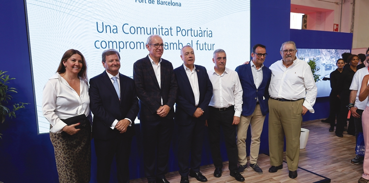 Blanca Sorigué (CZFB), Antonio Llobet (COACAB), José Alberto Carbonell (Port de Barcelona), Pere Navarro (CZFB), Salvador Richart (Asociación Consignatarios), Àlex Garcia (Port de Barcelona) y Javier Vidal (AEEPB). Fotos J.M.
