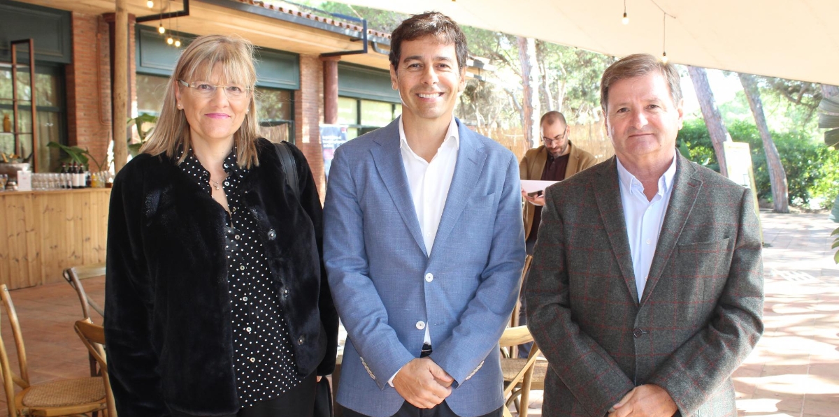 Rosa Prenafeta (CUTE); Ricardo Bagen, presidente del Air Cargo Club Barcelona y Antonio Llobet (COACAB). Foto J.P.M.