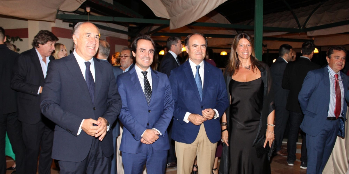Alcalde de Algeciras, José Ignacio Landaluce; viceconsejero de Fomento, Articulación del Territorio y Vivienda, Mario Muñoz-Atanet; presidente del Puerto de Algeciras, Gerardo Landaluce y directora de FETEIA-Oltra, Blanca Guitart. Foto A.T.
