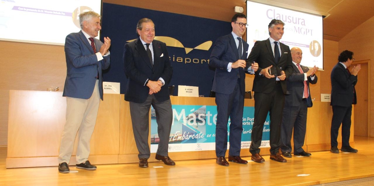 Reconocimiento a Boluda Cargo y Boluda Lines, recogidos por Gorka Carrillo, CEO de Boluda Shipping y por Juan Vicente Rogel, director.