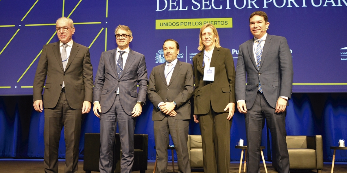 José Alberto Carbonell, presidente de la Autoridad Portuaria de Barcelona; Guillermo Belcastro, CEO Hutchison Ports BEST; Jorge Alvargonzález, consejero delegado de Ership; Conchita García, directora general del Negocio del Ácido Sulfúrico de Atlantic Copper y Julián Fernández, director general de APM Terminals Spanish Gateways. Foto J.C.P.
