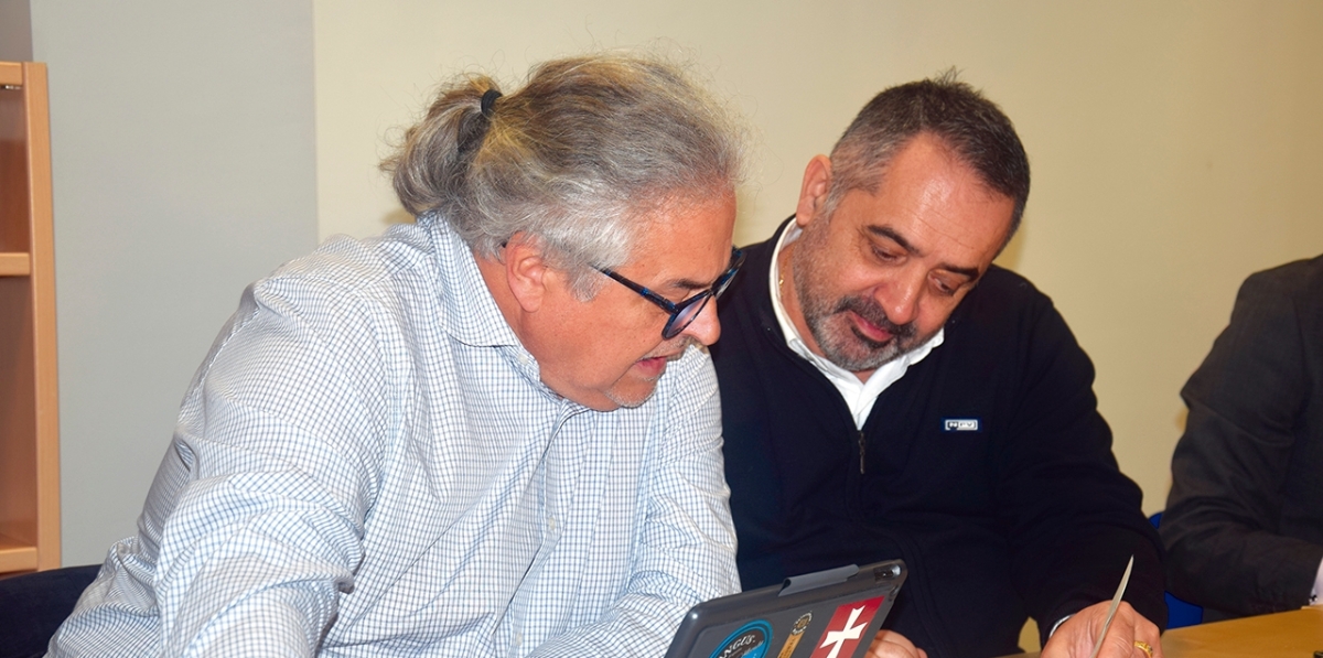 2023. Con Juan Uhía en la presentación del estudio sobre los PCF