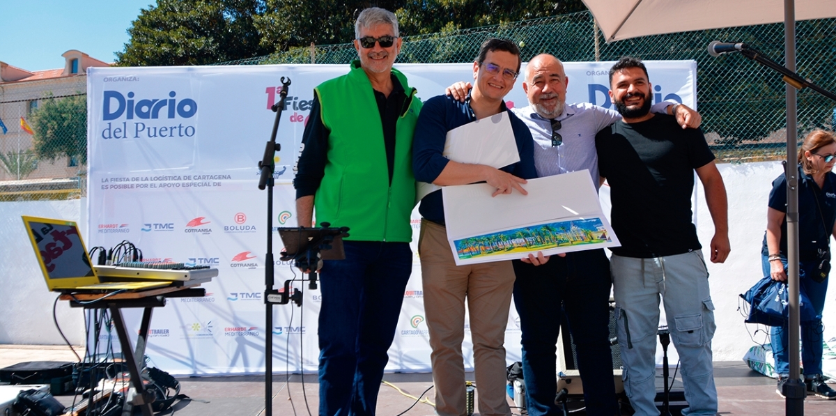 Sorteo de premios. Como colofón a la Fiesta de la Logística, se produjo el sorteo de regalos cortesía de la Autoridad Portuaria de Cartagena, Terminal Marítima de Cartagena, Erhardt Mediterráneo y Diario del Puerto. En las imágenes siguientes, algunos de los premiados. Fotos H.T.