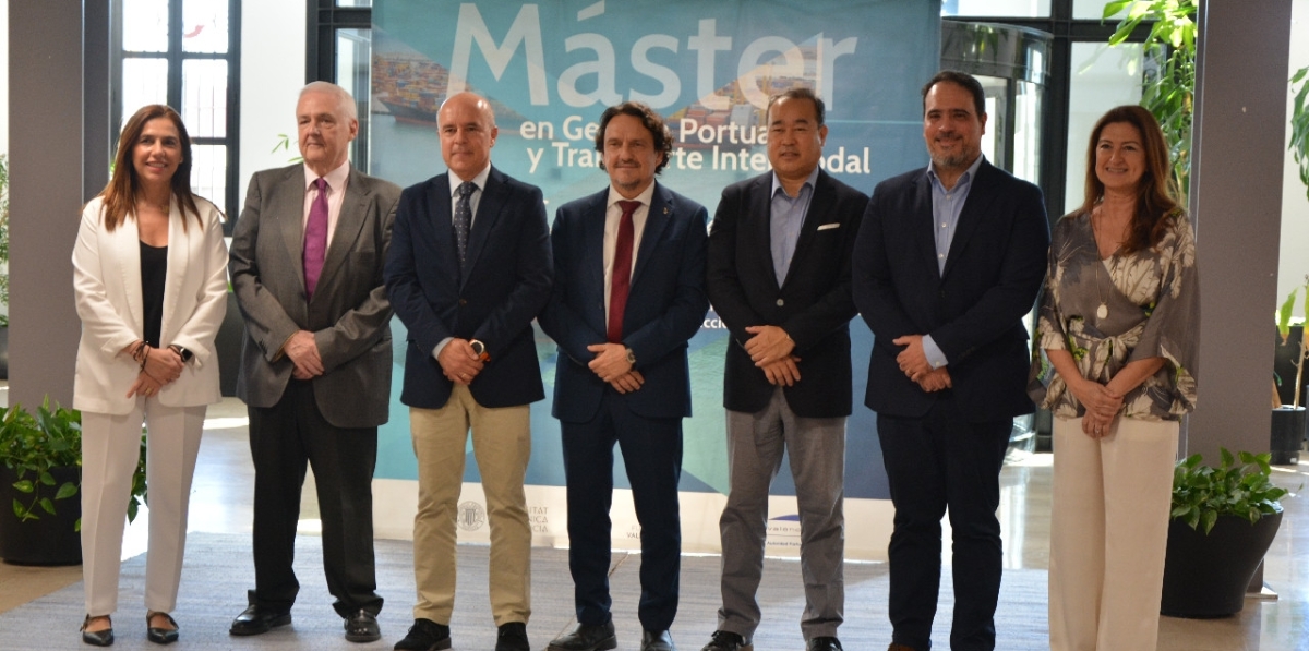 María Esther Gómez, secretaria autonómica de Universidades; José Aguilar, director académico del Máster; Jaime de Jaraiz, CEO y presidente de LG España; Antonio Torregrosa, director general de la Fundación Valenciaport; Sang Chun Lee, presidente de LX Pantos España; Miguel Ángel Carro, director de SCM y Logística de LG España y Ana Rumbeu, directora de Formación de la Fundación Valenciaport. Foto J.C.P.