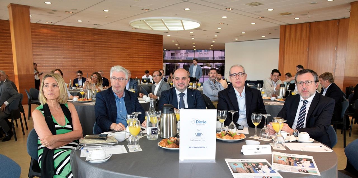 Núria Burguera, Port de Barcelona; Manel Galán, Port de Barcelona; Fernando Vitoria, Grupo Diario; José Alberto Carbonell, Port de Barcelona y Santiago Otero, Port de Barcelona. Foto: R.T.