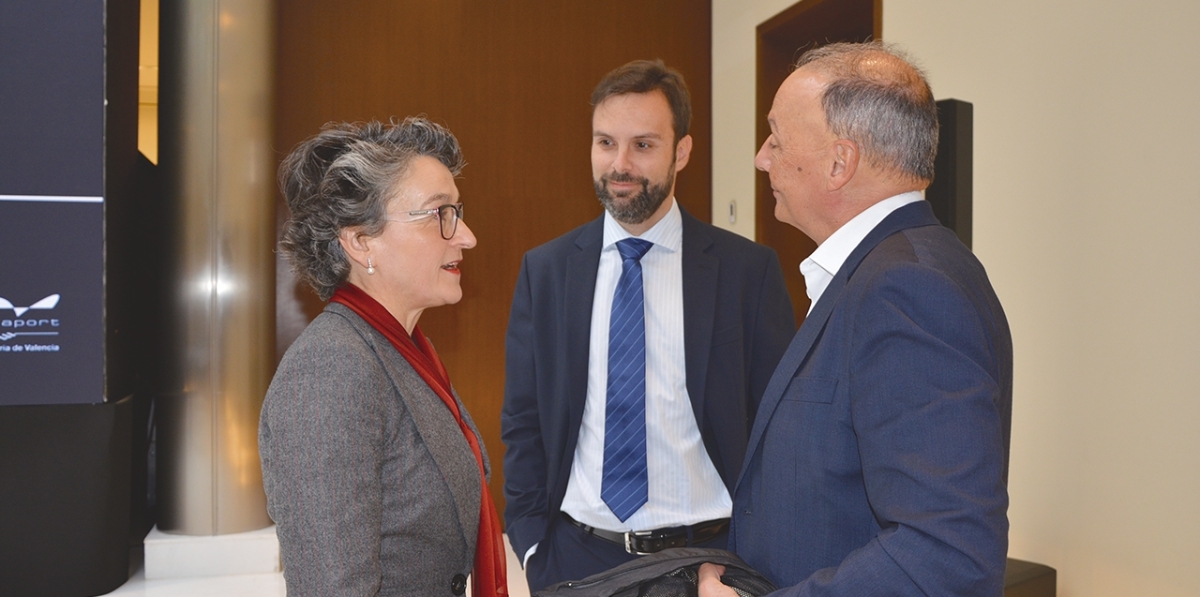 Mar Chao, presidenta, Aurelio Acedo, director, y Salvador Navarro, vicepresidente de la APV. Foto J.C.P.