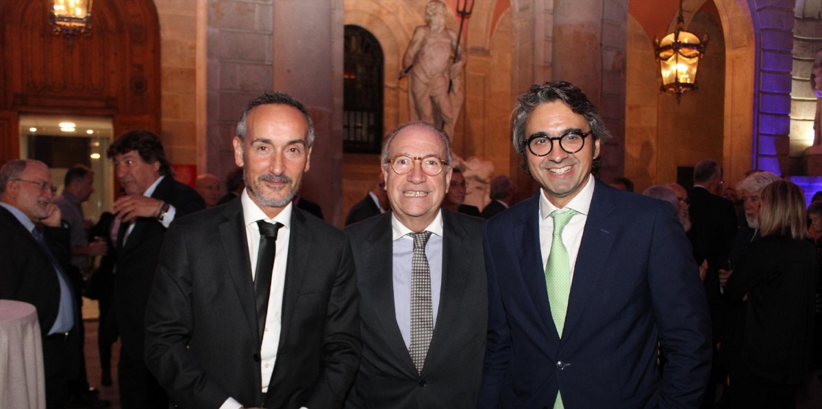 Joan Pere Gómez, jefe de gabinete de Presidencia del Port de Barcelona; José Miguel Masiques Furné, Empresas Masiques, y Guillermo Belcastro, CEO Hutchison Ports BEST. Foto A.Tejera.