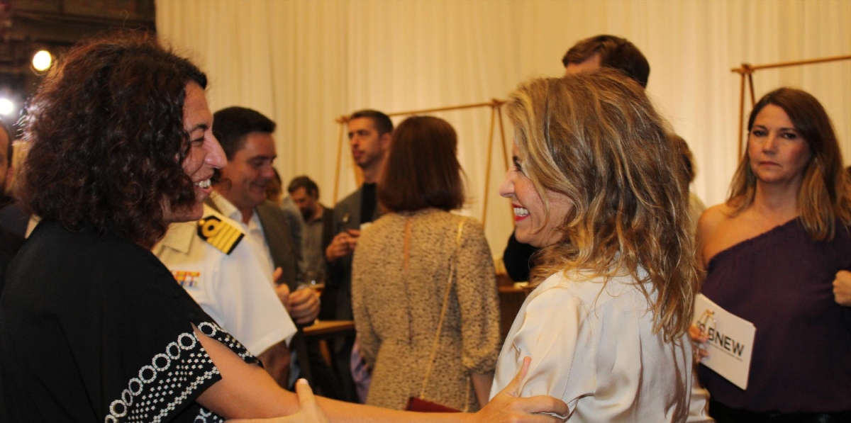 Sonia Corrochano, directora del Aeropuerto de Barcelona-El Prat, junto a Raquel Sánchez, Ministra de MITMA. Foto A.T.