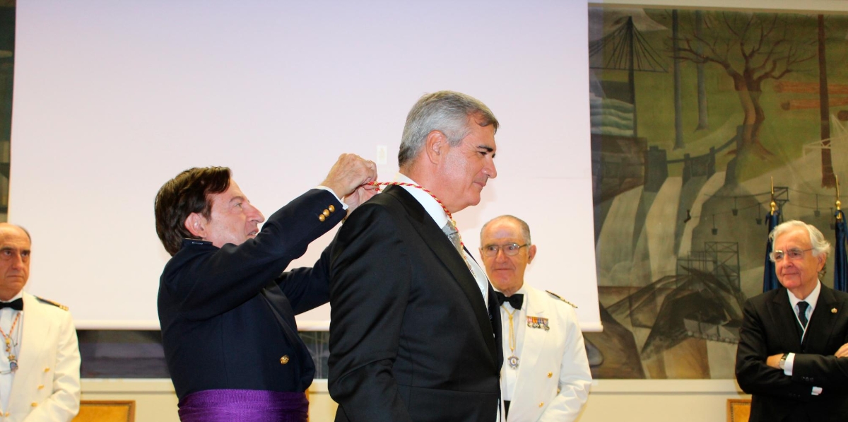 Un momento de la imposición de la Medalla. Foto M.J.